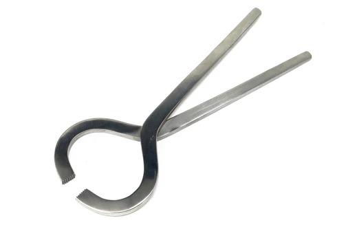 Pinza De Tentar Cascos Equinos. Sharpvet