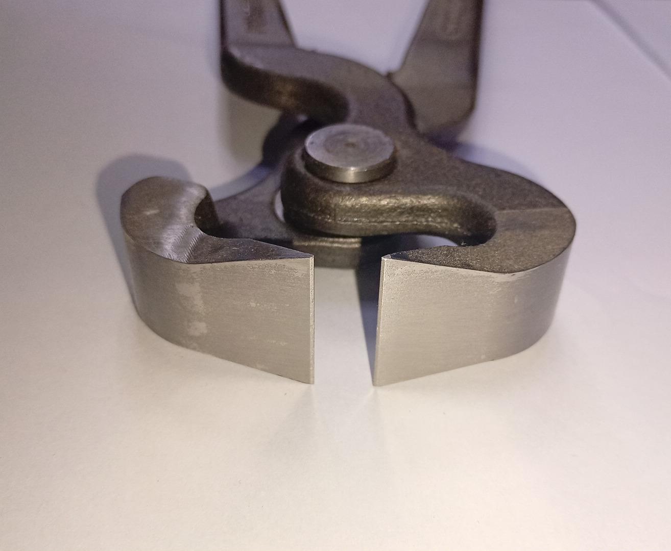 Tenaza Nordic Para Cortar Clavos de Herraje Equino. - Imagen 3